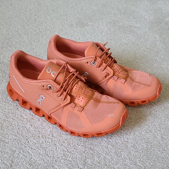 SOLD 🆕On Cloud Monochrome Flare - Picture 3 of 5